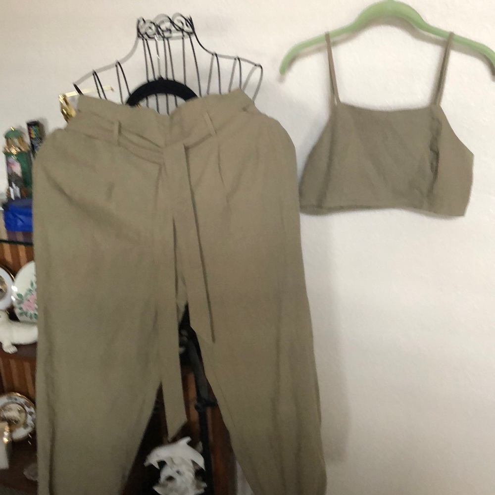 WOMENS 2 piece halter top w/harem pants